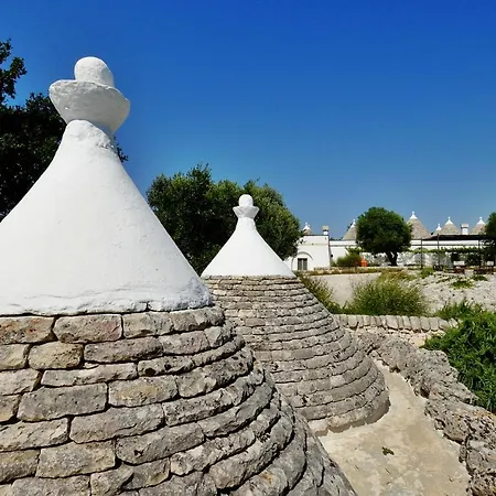 Отель Masseria Trulli E Vigne 4*