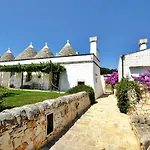 Hotel Masseria Trulli E Vigne 4*