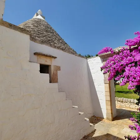 Masseria Trulli E Vigne Hotel 4*