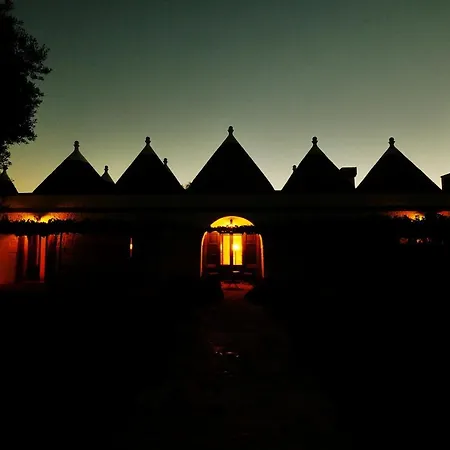 Masseria Trulli E Vigne Hotel 4*